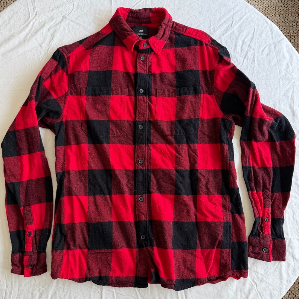 H&M Red and Black Buffalo Plaid Flannel Button-Up Shirt
